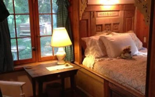 Deer Meadow Cabin by Story Book Lodging