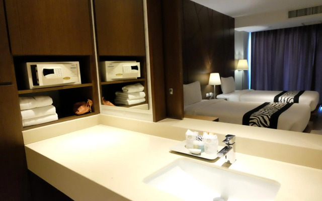 Season Five Hotel