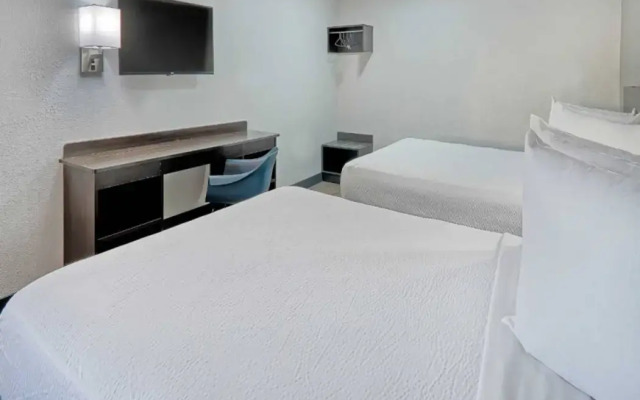 Motel 6 Lancaster, CA