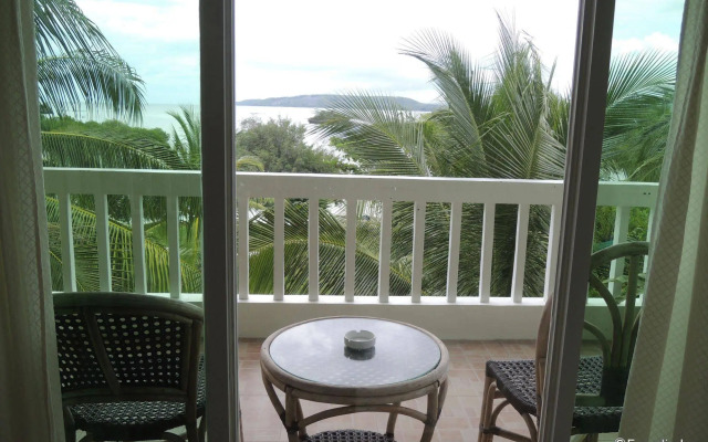 Moalboal Beach Resort
