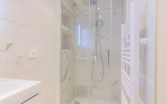 Modern Apartment - 2br/6p - Saint-ambroise