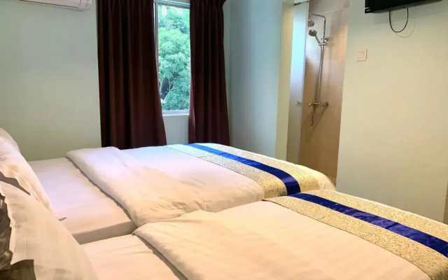 Summer Hotel