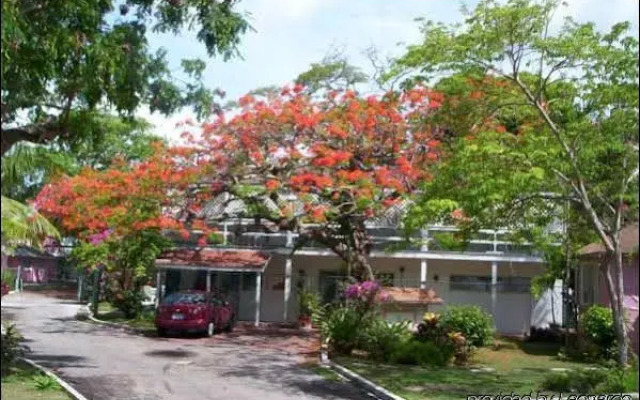 Orchard Garden Hotel & Suites