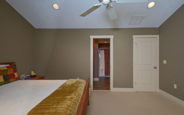 Whispering Pines 5 Bedroom Townhome