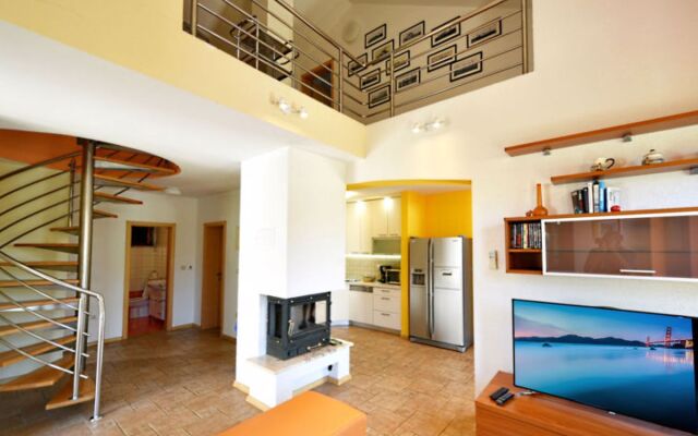 Villa Yellow House