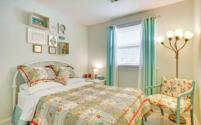 Cozy Goose Creek Escape w/ Patio & Grill