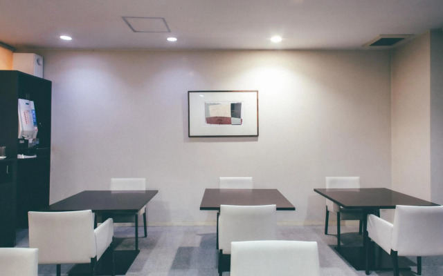 Hamilton Hotel Red