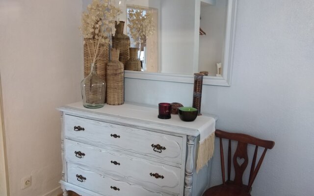 Charming 2-bed House in Sesimbra