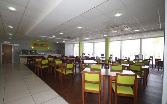 Holiday Inn Express Nuneaton, an IHG Hotel