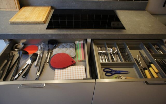 J and R Brussels City Apartment