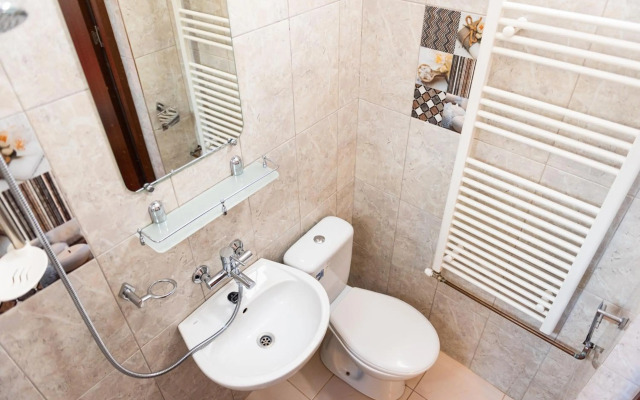 Center Walking Apartment and Room