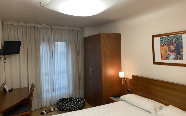 Duerming Longoria Plaza Hotel