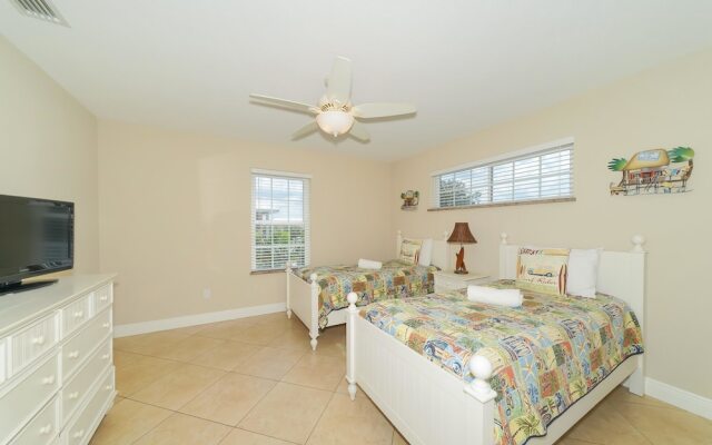 Island Retreat Apartment 4