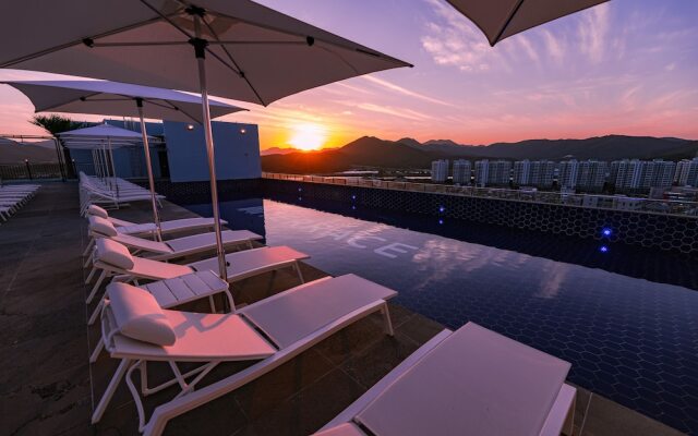 Chestertons GyeongJu
