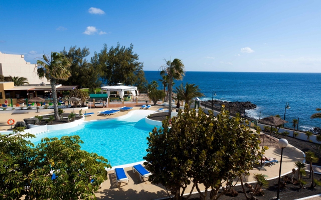 Blue Sea Costa Teguise Beach