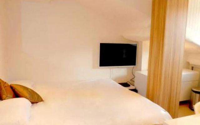 Studio situated right on the Rue Antibes Cannes main shopping street easy walk to beaches and Palais - 1585 - Hotel in Cannes - Photo 5