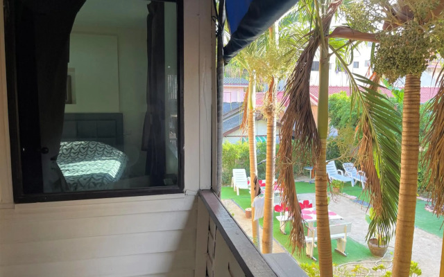 Taphouse Guest House