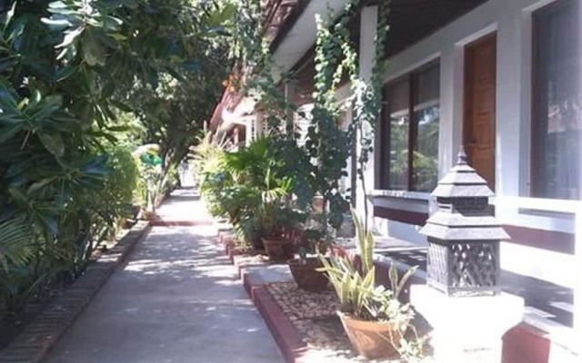 Lawkanat Hotel