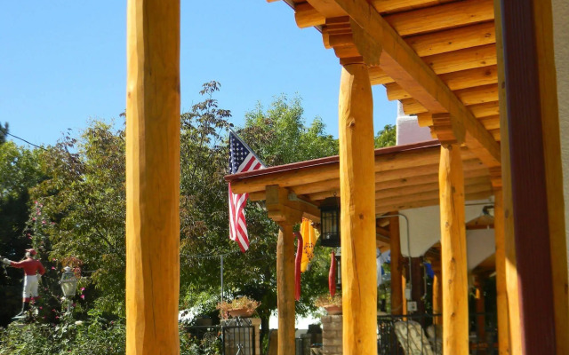 Red Horse Bed and Breakfast