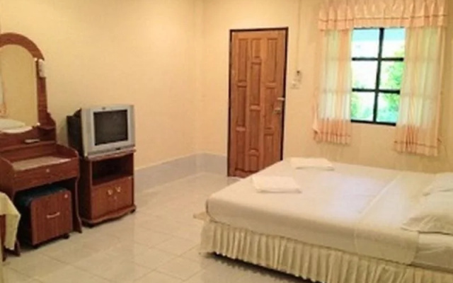 Rommai Chailay Resort & Seafood