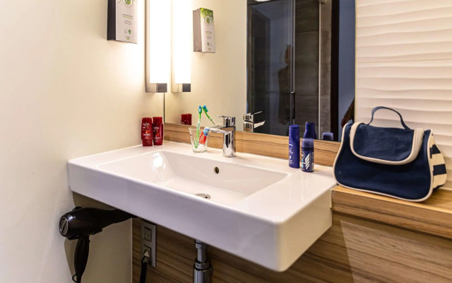 CAMPANILE MARSEILLE EST - Aubagne