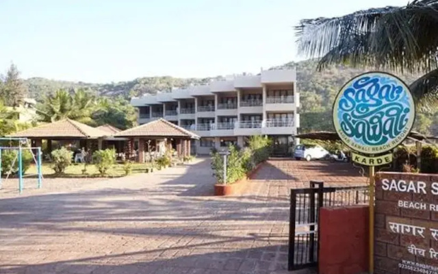 Sagar Sawali, Karde Beach View Resort