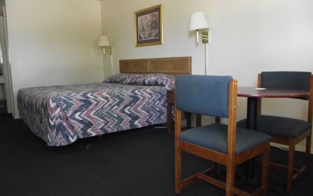 Glen Rose Inn and Suites