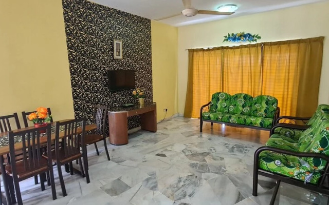 Oyo Home 90365 Rohaya Ram @ Marina View Villas
