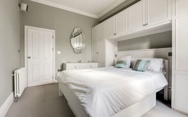 Beautiful 2 bed in Heart of West London