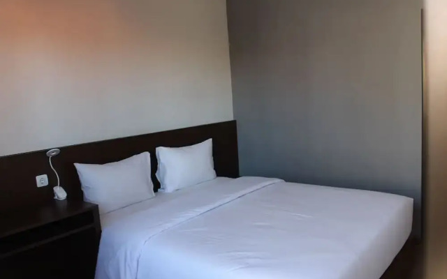 Amarilis near Sam Poo Kong