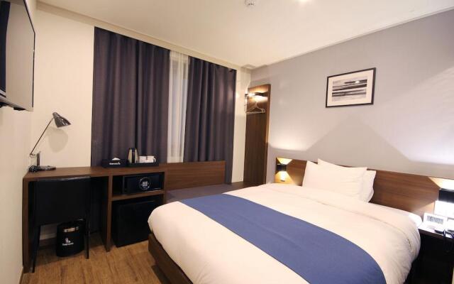 Indy Hotel