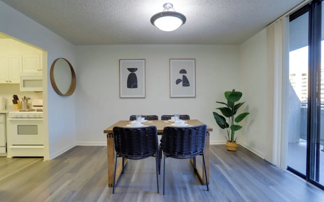 Stay with Comfort in Crystal City