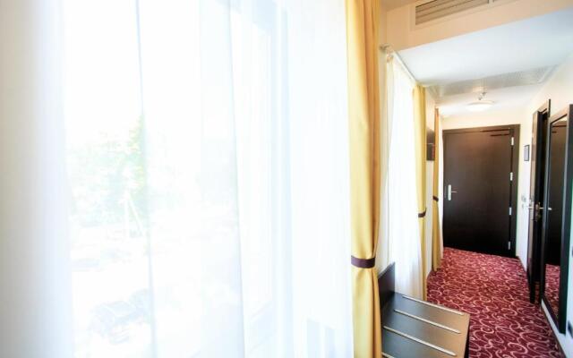 Menorah Hotel