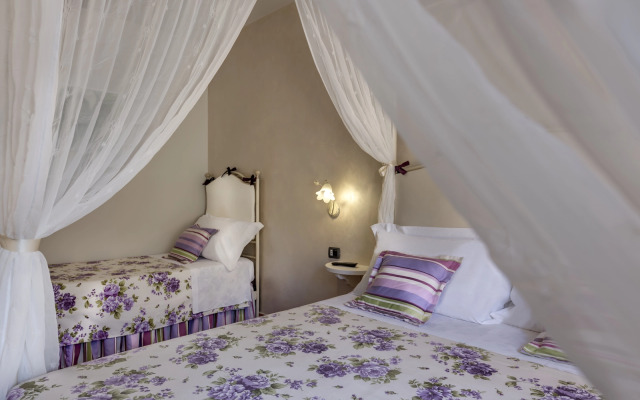 Hotel Casolare Le Terre Rosse