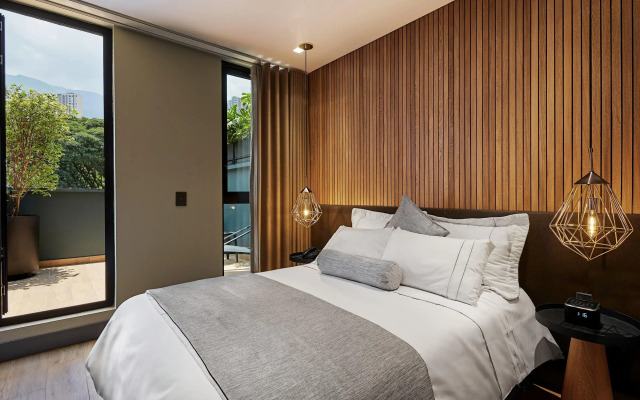 14 Urban Hotel