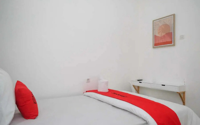 RedDoorz Plus @ Lovina Inn Tonrangeng River Side
