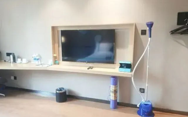 Xana Hotelle(Zhengzhou Sports center Branch)