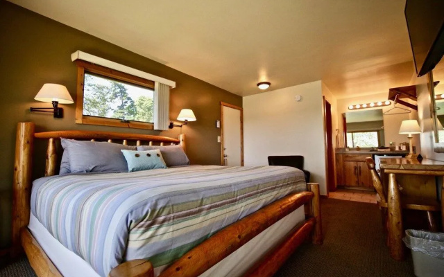 Whaleback Inn