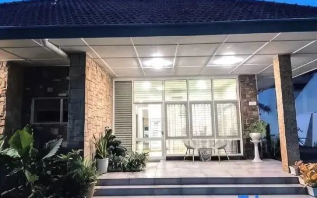 Urbanview Hotel MS Rooms Inn Simpang Lima by RedDoorz