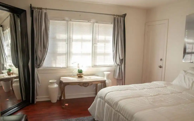 Hidden Weekend Getaway In Noho