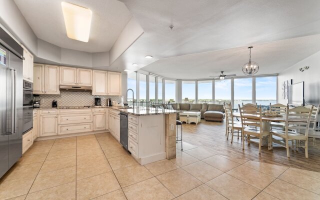 Crb0607 4 Bedroom Condo