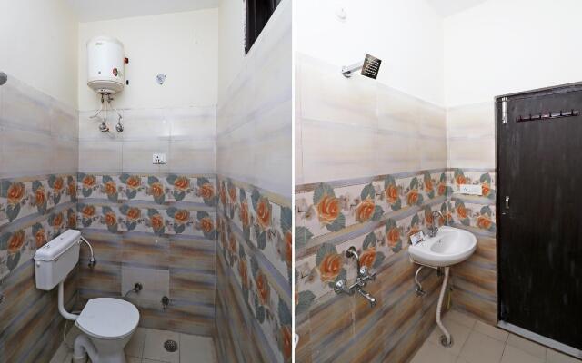 OYO 15749 Vrinda Residency