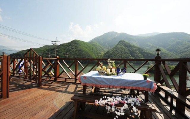 Muju Observatory Pensions