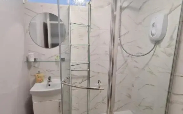 Meadowside Holiday Apartments