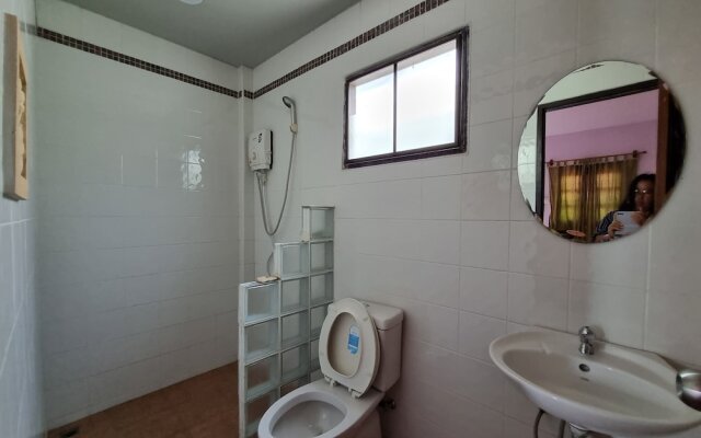 Sawasdee Sichang Resort