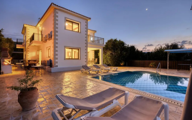 Villa Kambos Dio in Polis