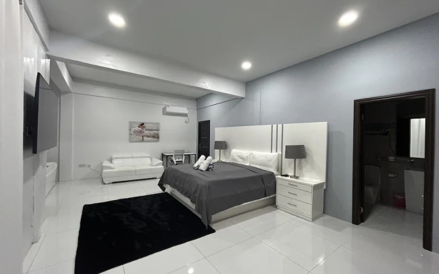 Luxury 5BD Loft in Prime Location