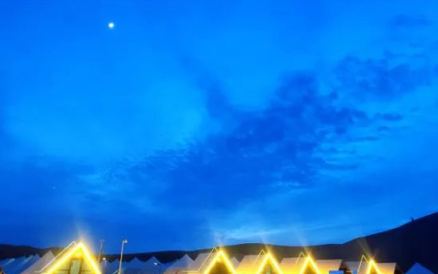 Tengger Desert Seeking Secret Camping Hotel – Outside – Zhongwei