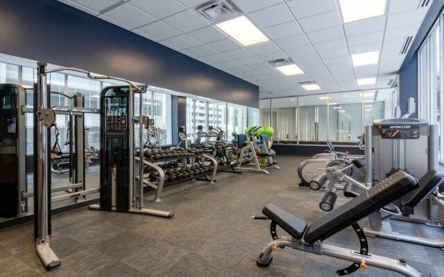 Downtown Dallas CozySuites w/ roof pool, gym #5