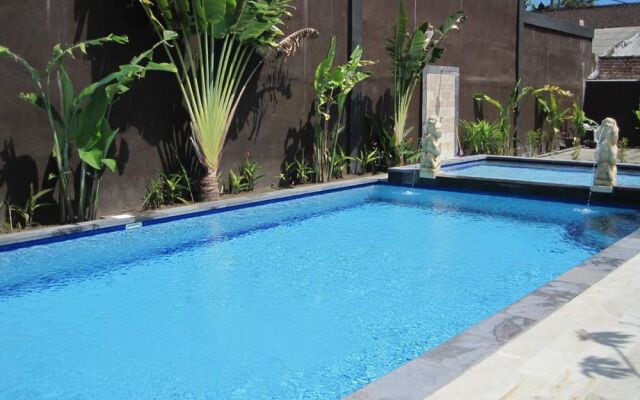 Budhi Hotel